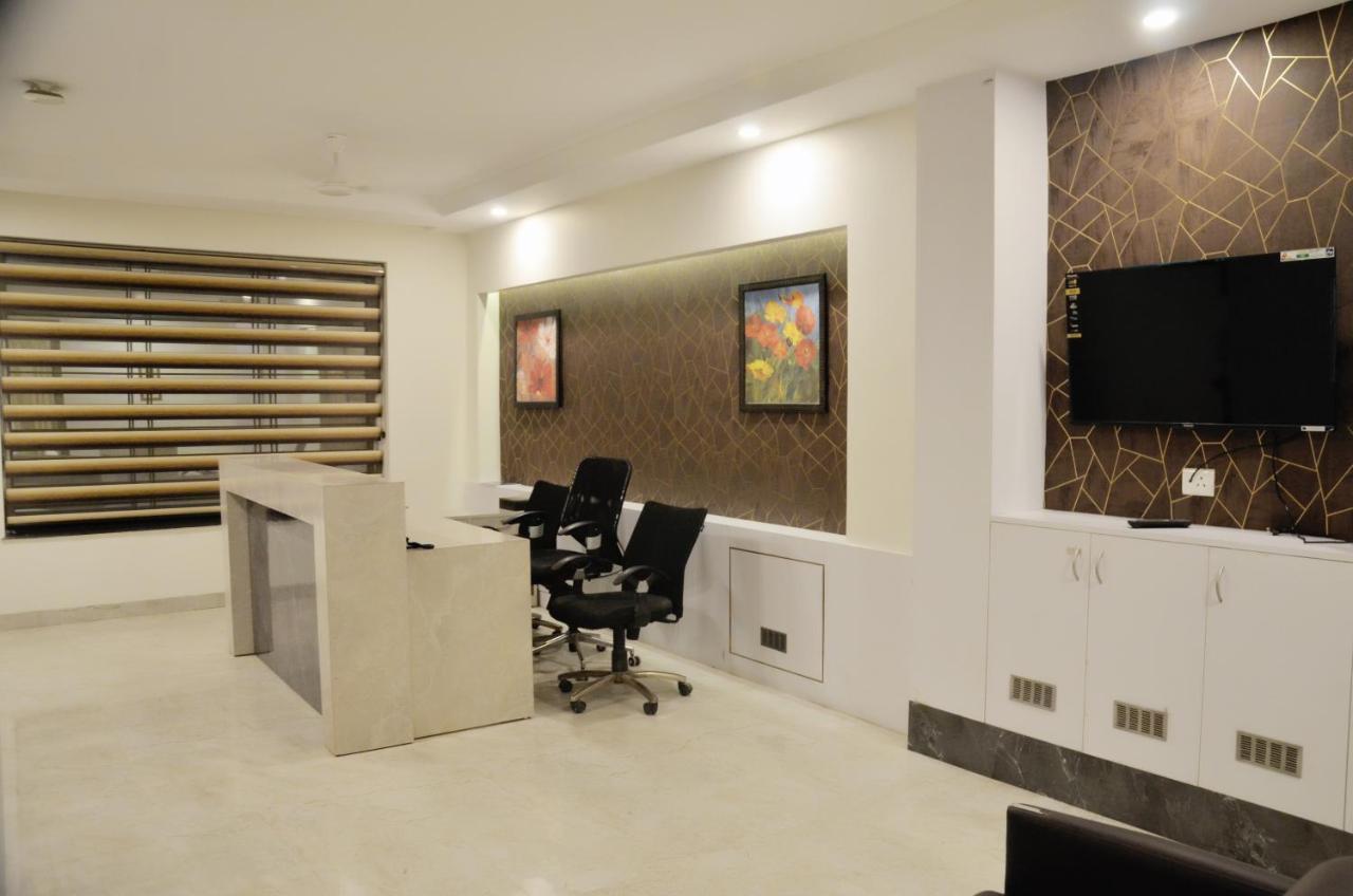 Hotel The Luxem - Behind Ibis Hotel Gurugram Gurgaon Ngoại thất bức ảnh