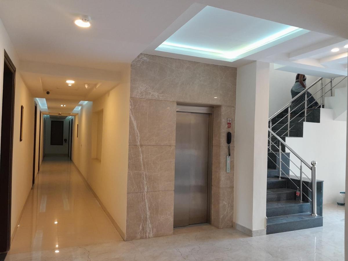 Hotel The Luxem - Behind Ibis Hotel Gurugram Gurgaon Ngoại thất bức ảnh