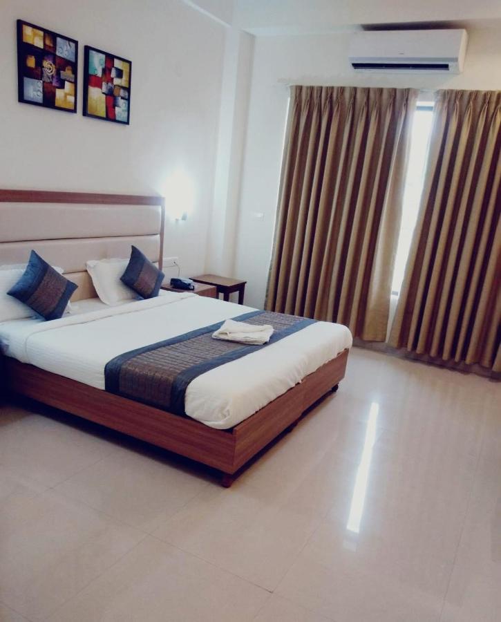 Hotel The Luxem - Behind Ibis Hotel Gurugram Gurgaon Ngoại thất bức ảnh