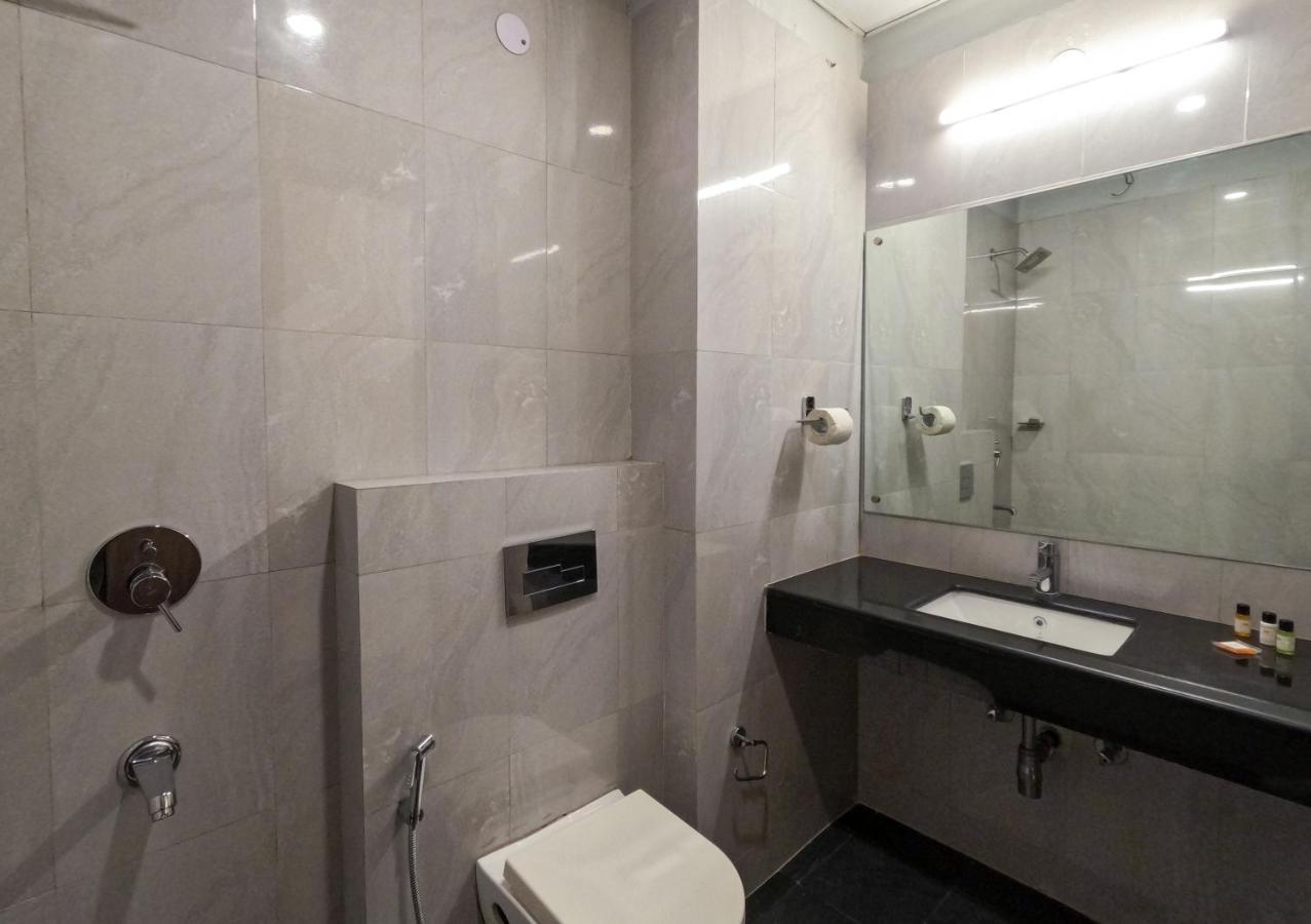 Hotel The Luxem - Behind Ibis Hotel Gurugram Gurgaon Ngoại thất bức ảnh