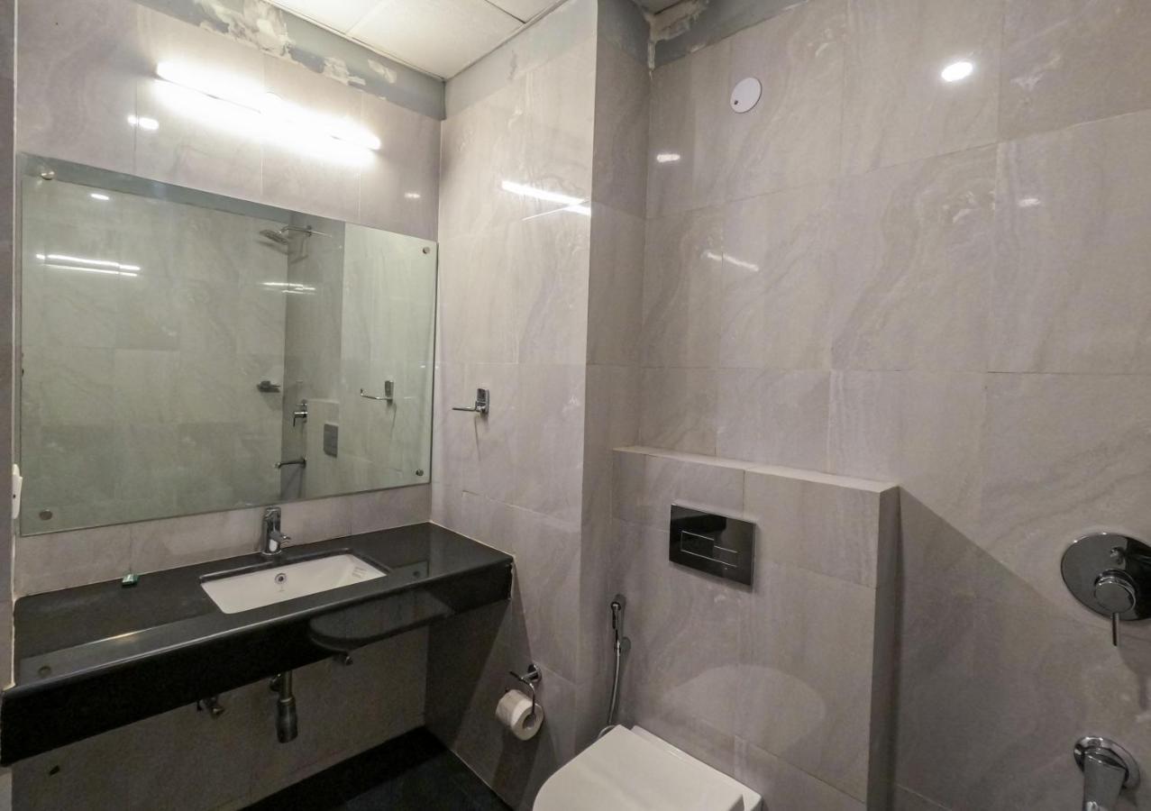 Hotel The Luxem - Behind Ibis Hotel Gurugram Gurgaon Ngoại thất bức ảnh