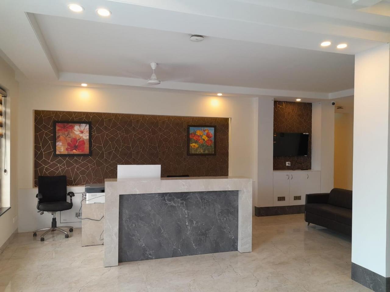 Hotel The Luxem - Behind Ibis Hotel Gurugram Gurgaon Ngoại thất bức ảnh