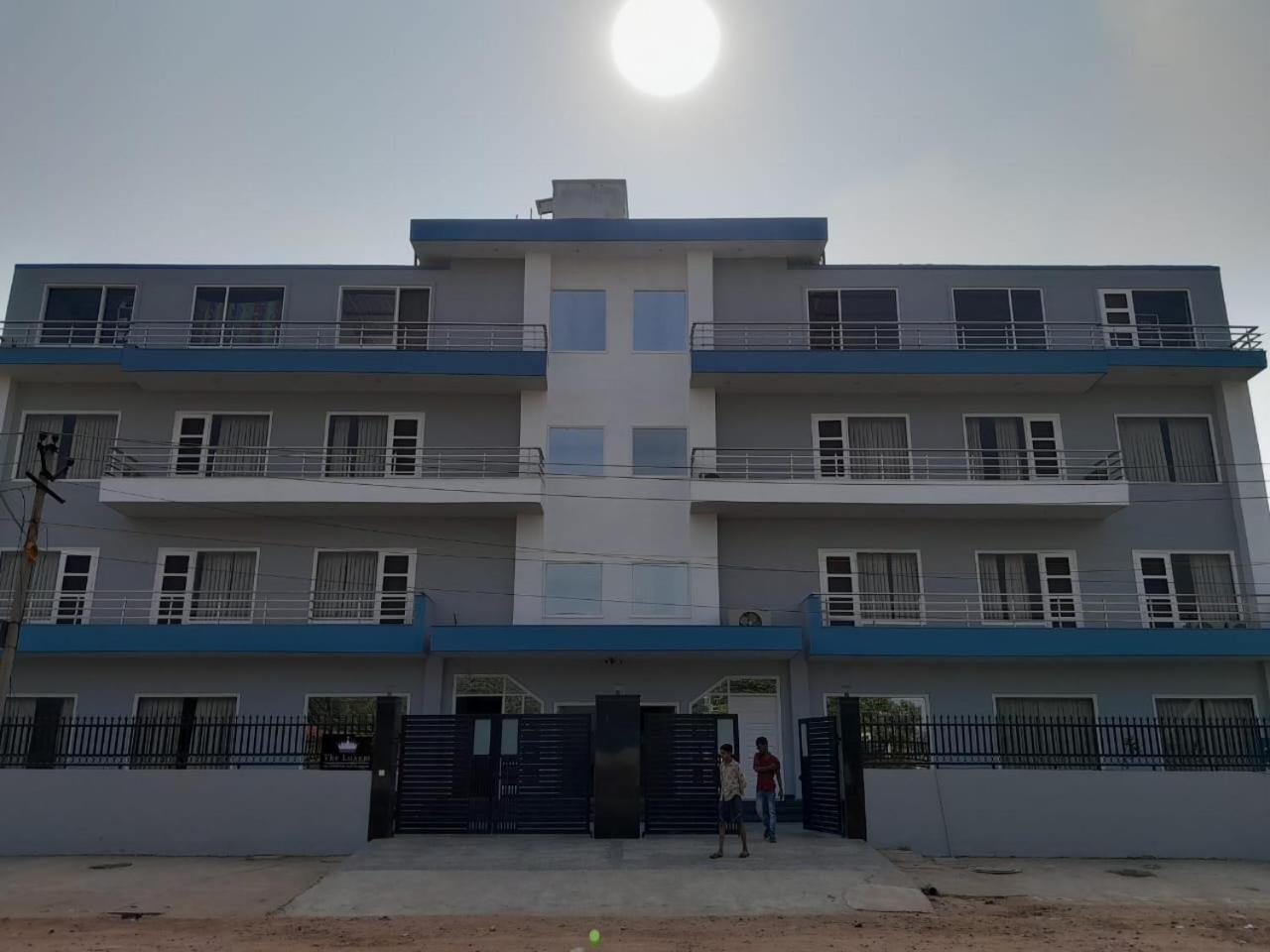 Hotel The Luxem - Behind Ibis Hotel Gurugram Gurgaon Ngoại thất bức ảnh