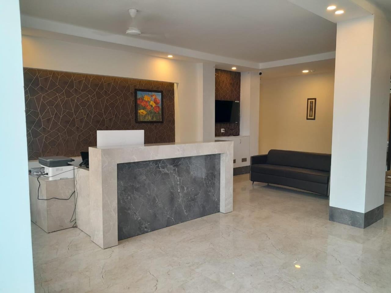 Hotel The Luxem - Behind Ibis Hotel Gurugram Gurgaon Ngoại thất bức ảnh